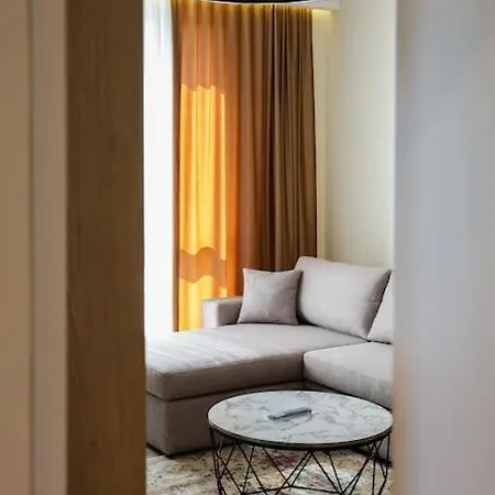 Apartment Vala Near Park *