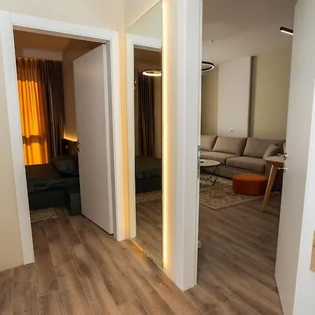 Apartment Vala Near Park